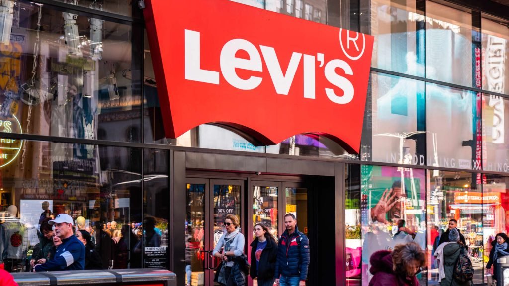 Levi's shuts down it's footwear business