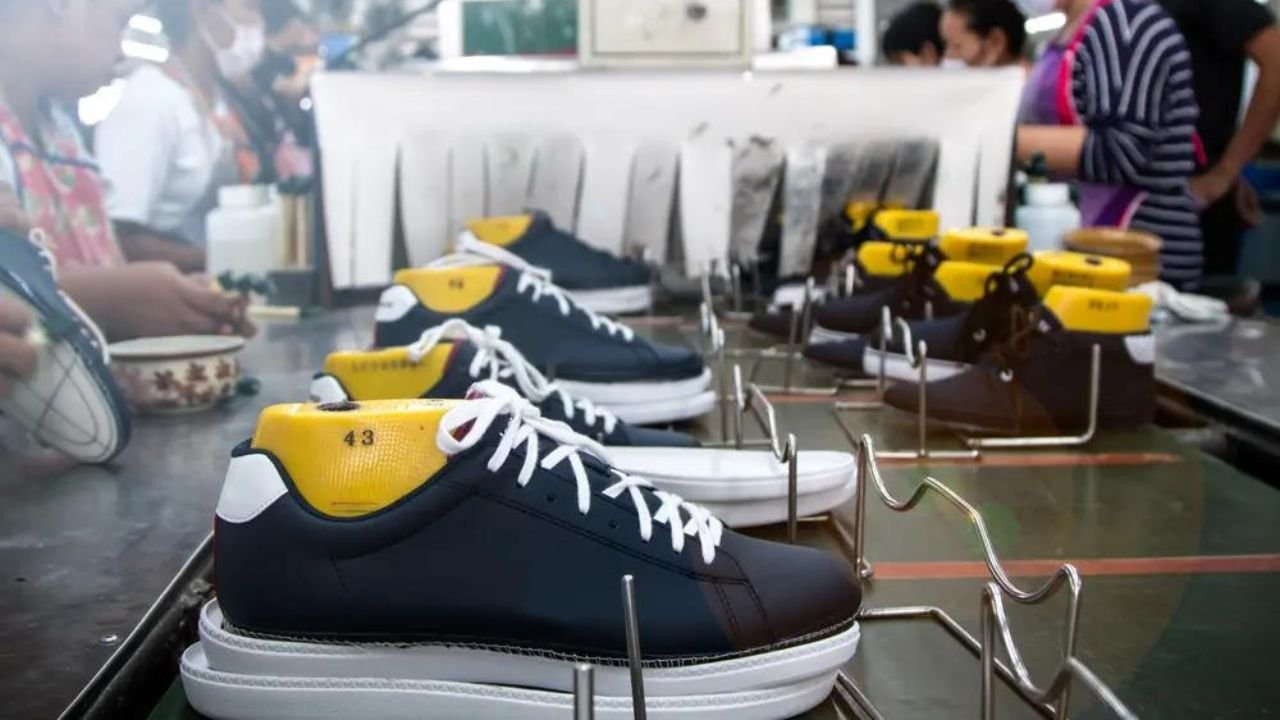 Vietnam’s Leather and Footwear Industry Targets $27 Billion in 2024 Exports