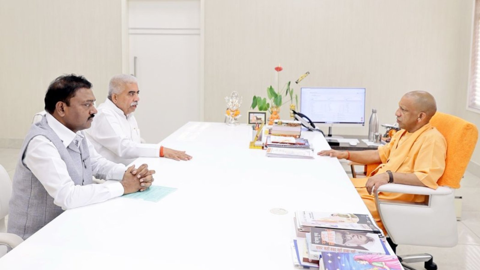 CLE Regional Chairman Yadvendra Singh Meets UP CM Yogi Adityanath on Kanpur Leather and Footwear Industry Growth