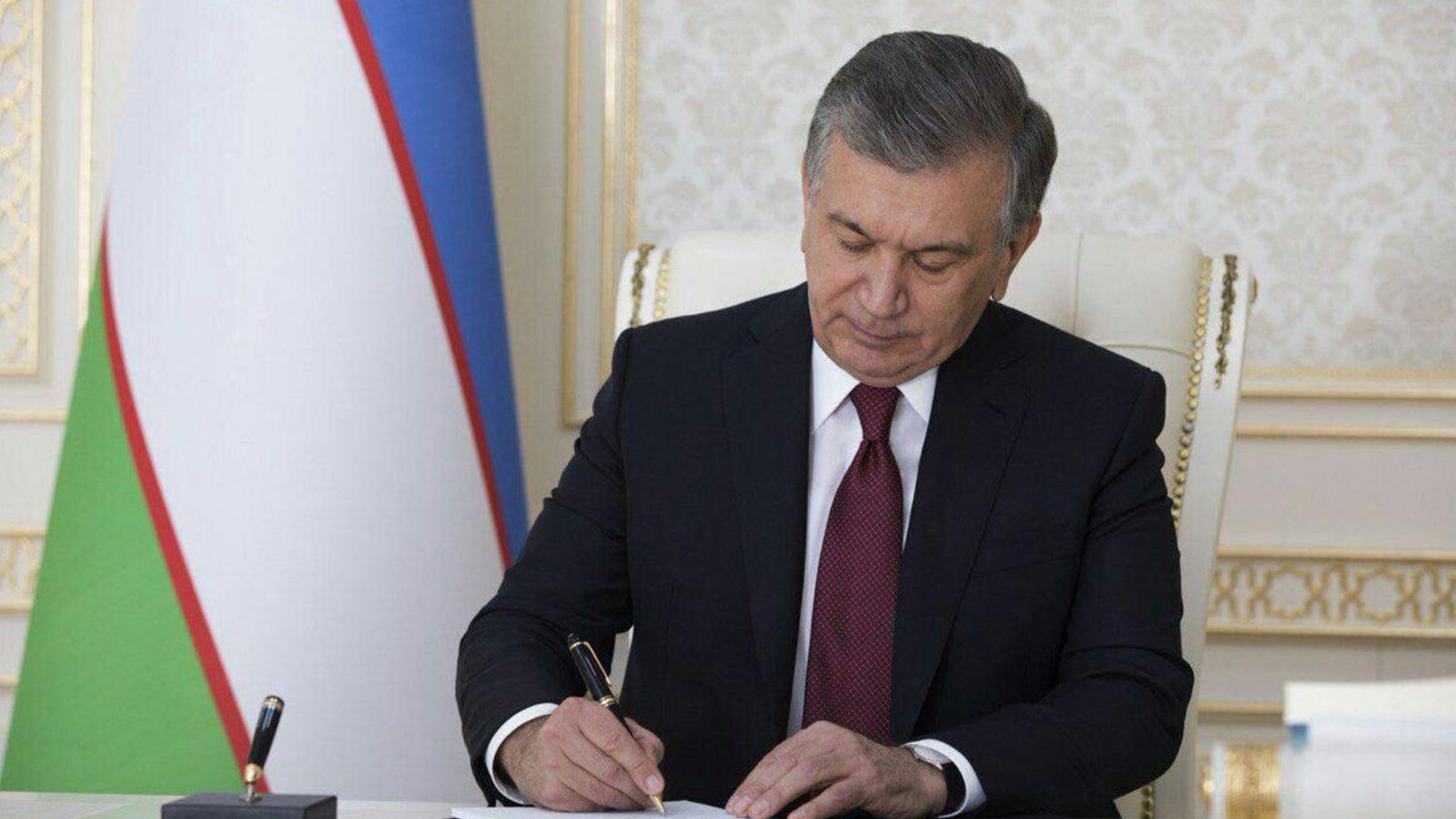 Uzbekistan President Mirziyoyev Approves Financial Support Package to Boost Leather and Footwear Sector